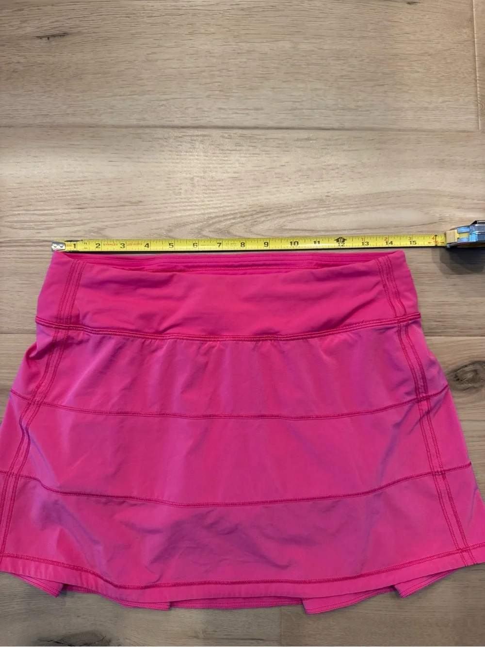Lululemon size 6 skirt
